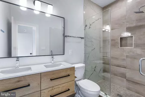 2001 I St NE UNIT 5, Washington, DC 20002 photo 8