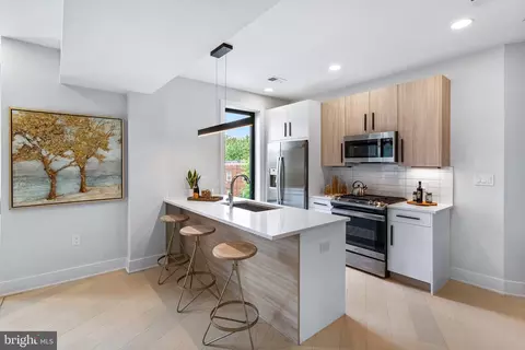 2001 I St NE UNIT 5, Washington, DC 20002