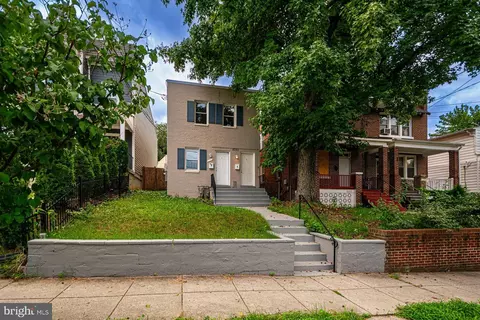 2351 S S St SE, Washington, DC 20020