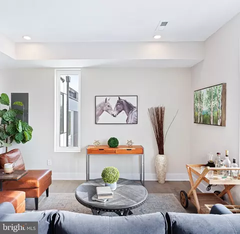 2209 M St NE #2, Washington, DC 20002