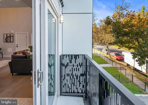 2209 M St NE #9, Washington, DC 20002 photo 11