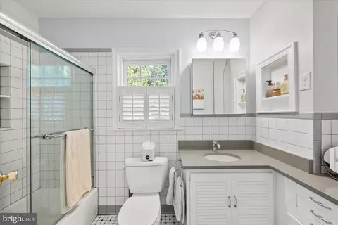 Bath - 3609 Appleton St NW, Washington, DC 20008 photo 3 of 5