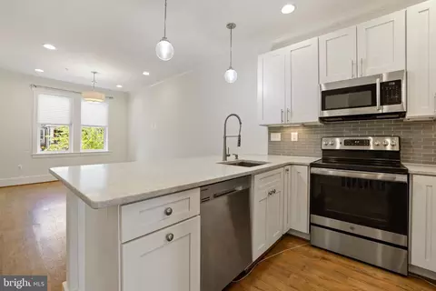 1423 Meridian Pl NW #1, Washington, DC 20010