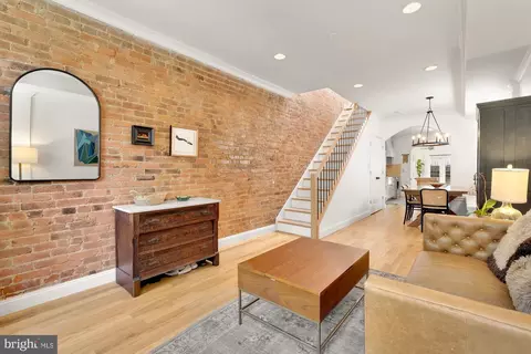 903 8th St NE, Washington, DC 20002 photo 4