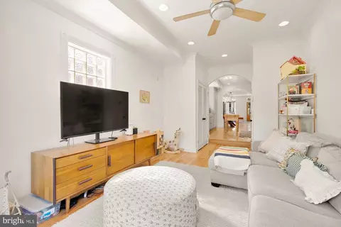 903 8th St NE, Washington, DC 20002 photo 12
