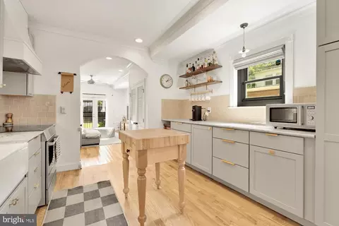 903 8th St NE, Washington, DC 20002 photo 8