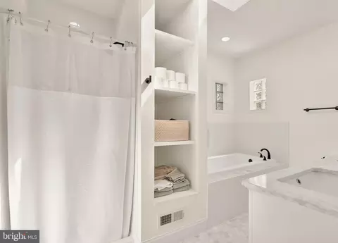 903 8th St NE, Washington, DC 20002 photo 16