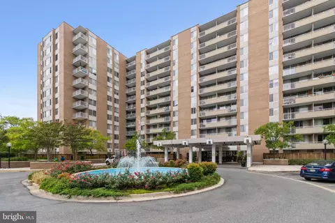 3001 Veazey Ter NW #122, Washington, DC 20008