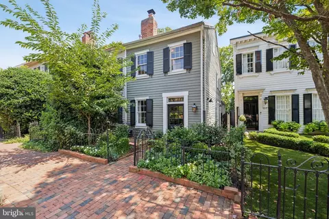 1643 35th St NW, Washington, DC 20007