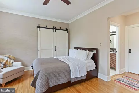 105 6th St SE #201, Washington, DC 20003 photo 5