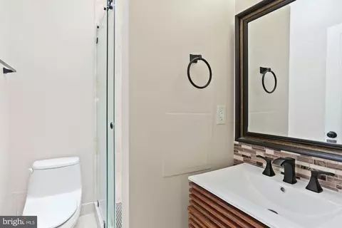 105 6th St SE #201, Washington, DC 20003 photo 18