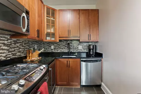 105 6th St SE #201, Washington, DC 20003 photo 13