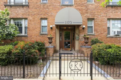 105 6th St SE #201, Washington, DC 20003 photo 2