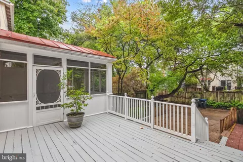 Exterior - 3630 Windom Pl NW, Washington, DC 20008 photo 5 of 6
