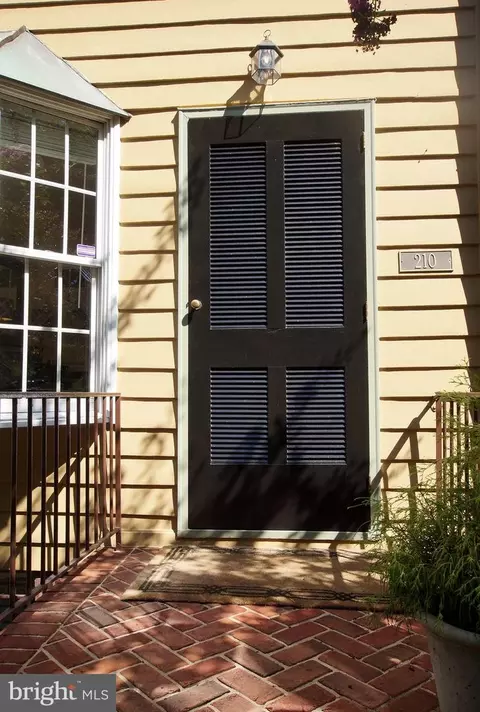 Exterior - 210 5th St SE, Washington, DC 20003 photo 14 of 14