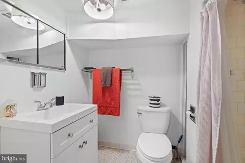 Bath - 210 5th St SE, Washington, DC 20003 photo 3 of 3