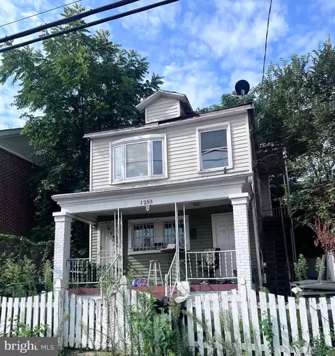 1253 Sumner Rd SE, Washington, DC 20020