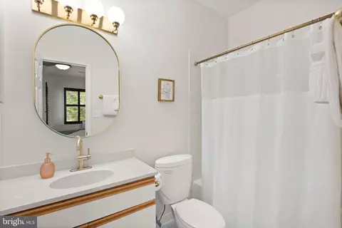 Bath - 504 D St NE, Washington, DC 20002 photo 1 of 3