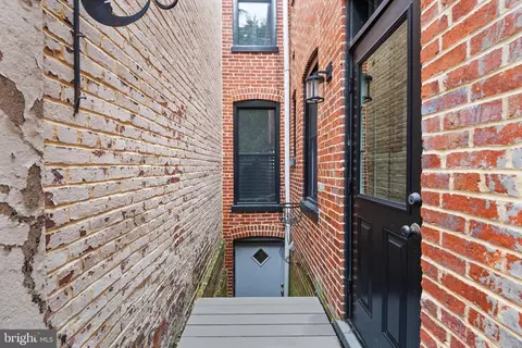 Entry Way - 504 D St NE, Washington, DC 20002 photo 5 of 5