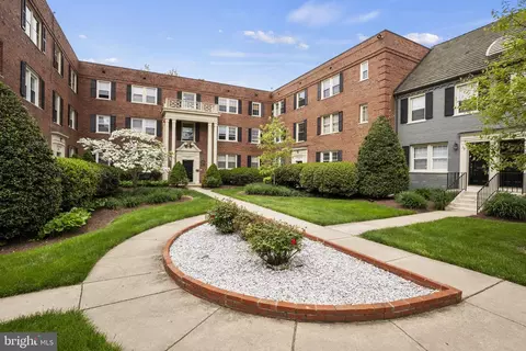 2135 Suitland Ter SE #102, Washington, DC 20020