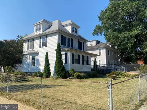 2577 NE Irving St NE, Washington, DC 20018
