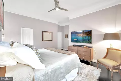 Bedroom - 1 Logan Cir NW #PH7, Washington, DC 20005 photo 5 of 8