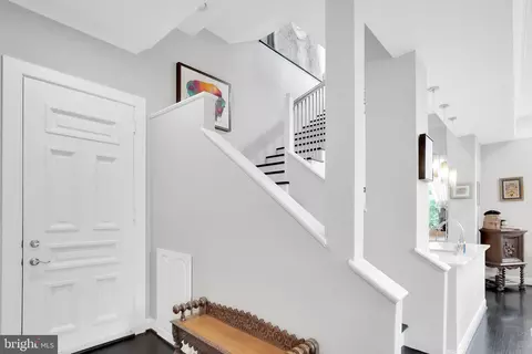 Entry Way - 1 Logan Cir NW #PH7, Washington, DC 20005 photo 5 of 10