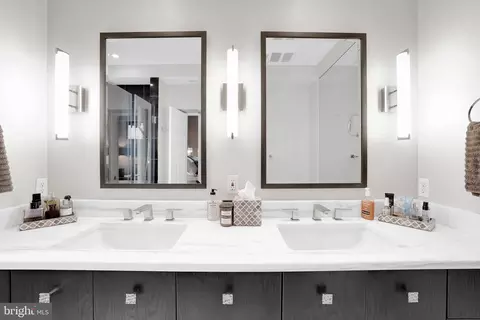 Bath - 1 Logan Cir NW #PH7, Washington, DC 20005 photo 3 of 4