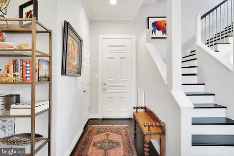 Entry Way - 1 Logan Cir NW #PH7, Washington, DC 20005 photo 3 of 10