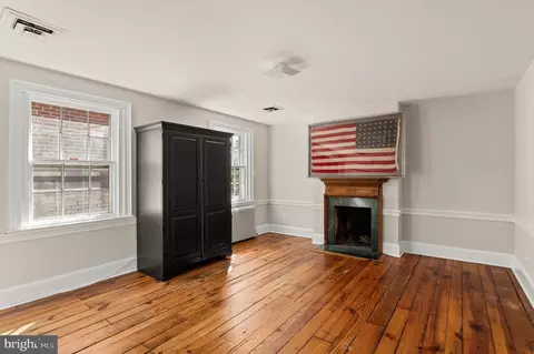 Bedroom - 13 4th St SE, Washington, DC 20003 photo 4 of 4
