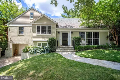 2220 46th St NW, Washington, DC 20007