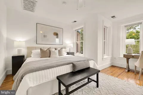 Bedroom - 304 9th St NE, Washington, DC 20002 photo 1 of 6