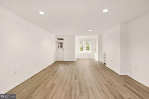 Living - 304 9th St NE, Washington, DC 20002 photo 5 of 5