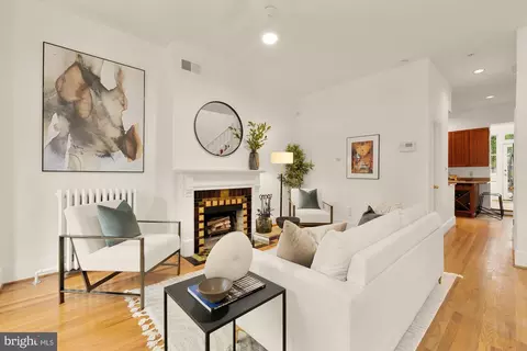 Living - 304 9th St NE, Washington, DC 20002 photo 1 of 5