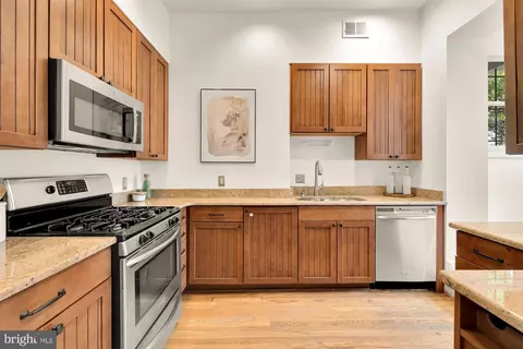 Kitchen - 304 9th St NE, Washington, DC 20002 photo 2 of 7