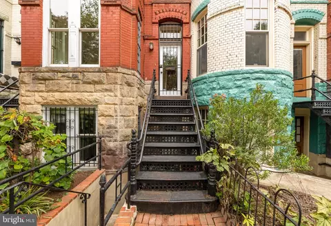Exterior - 304 9th St NE, Washington, DC 20002 photo 4 of 5