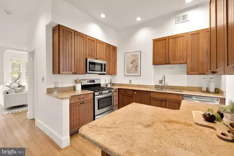 Kitchen - 304 9th St NE, Washington, DC 20002 photo 3 of 7