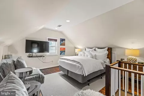 2233 S Street St NE, Washington, DC 20002 photo 13