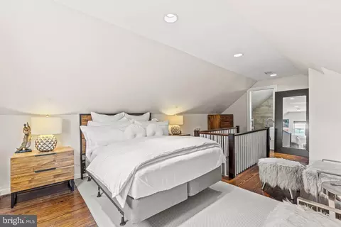 2233 S Street St NE, Washington, DC 20002 photo 12