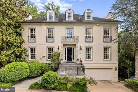 4853 Foxhall Cres NW, Washington, DC 20007