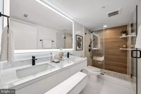 Bath - 2015 13th St NW #1, Washington, DC 20009 photo 2 of 3