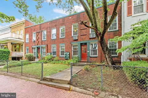 1430 A St SE, Washington, DC 20003