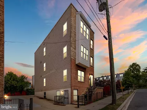 5212 F St SE #1, Washington, DC 20019