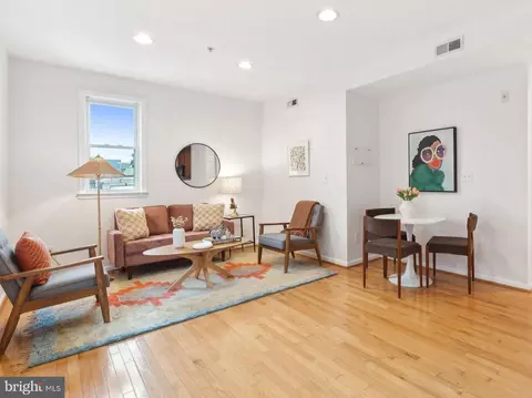 610 Irving St NW #303, Washington, DC 20010