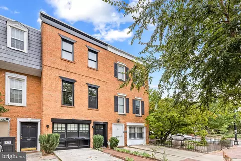 Exterior - 550 7th St SE, Washington, DC 20003 photo 3 of 8