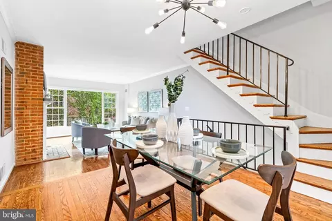Dining - 550 7th St SE, Washington, DC 20003 photo 3 of 4