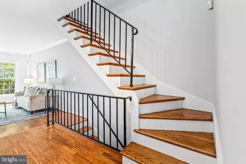 Entry Way - 550 7th St SE, Washington, DC 20003 photo 5 of 5
