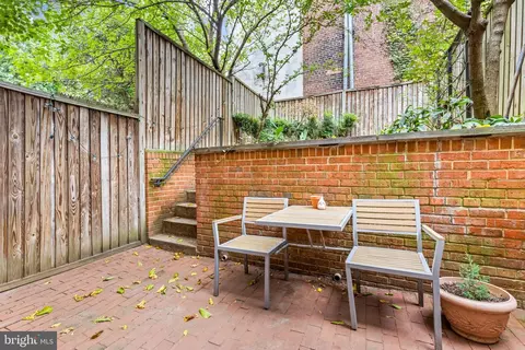 Exterior - 550 7th St SE, Washington, DC 20003 photo 5 of 8