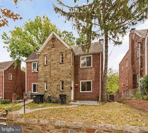 519 Oakwood St SE, Washington, DC 20032