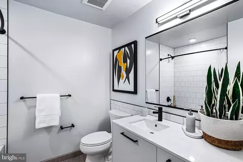 Bath - 1625 Eckington Pl NE #313, Washington, DC 20002 photo 1 of 3